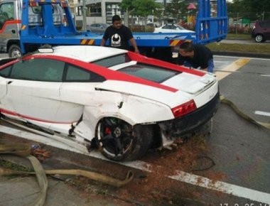 Ιδού γιατί δεν πρέπει να αγοράζετε Lamborghini σε 18χρονο (βίντεο)